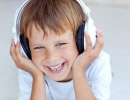 Kłopoty ze słuchem u dzieci - poradnik dla rodziców
